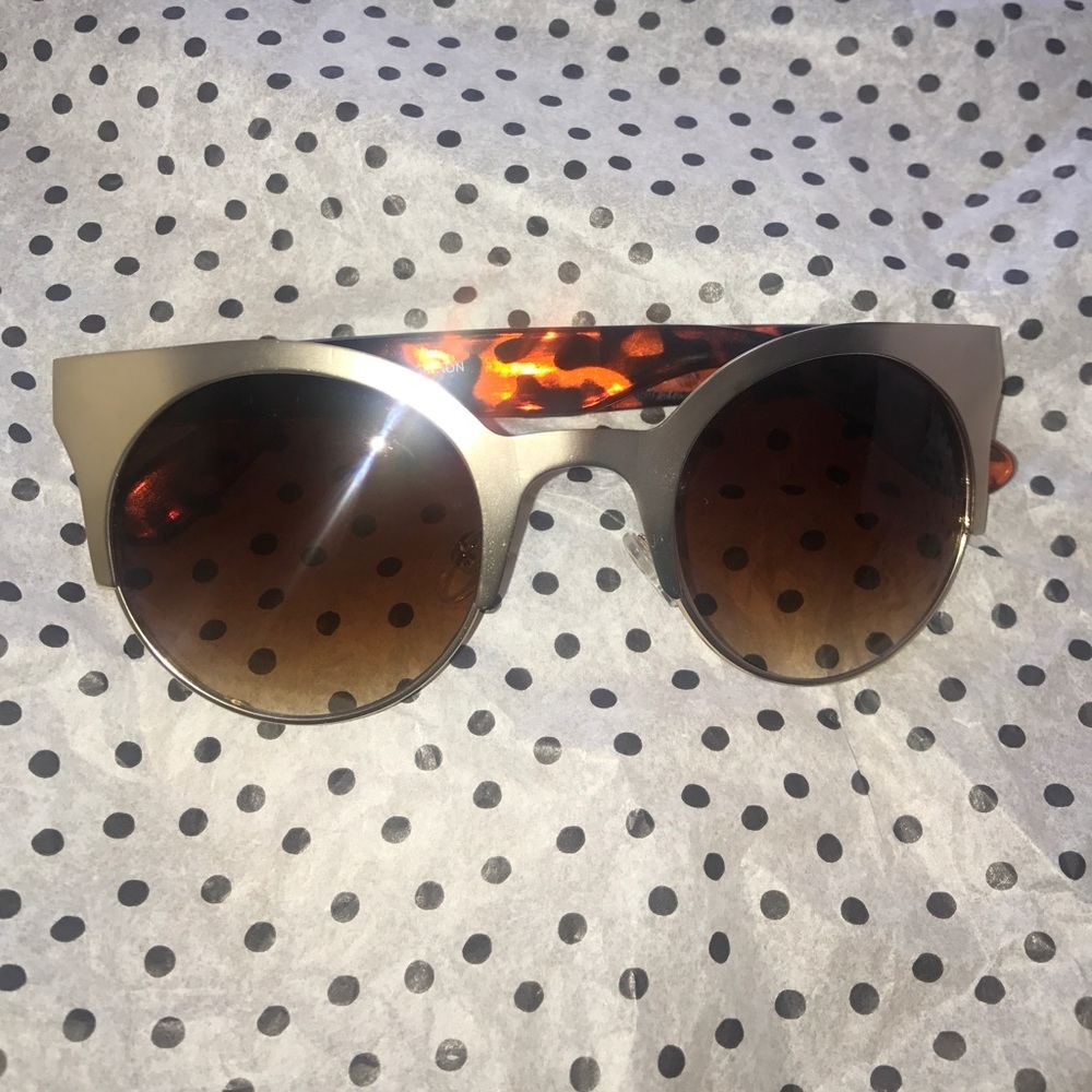 VEGAN GIRL SPRINGFLING SUNGLASSES *NWT*